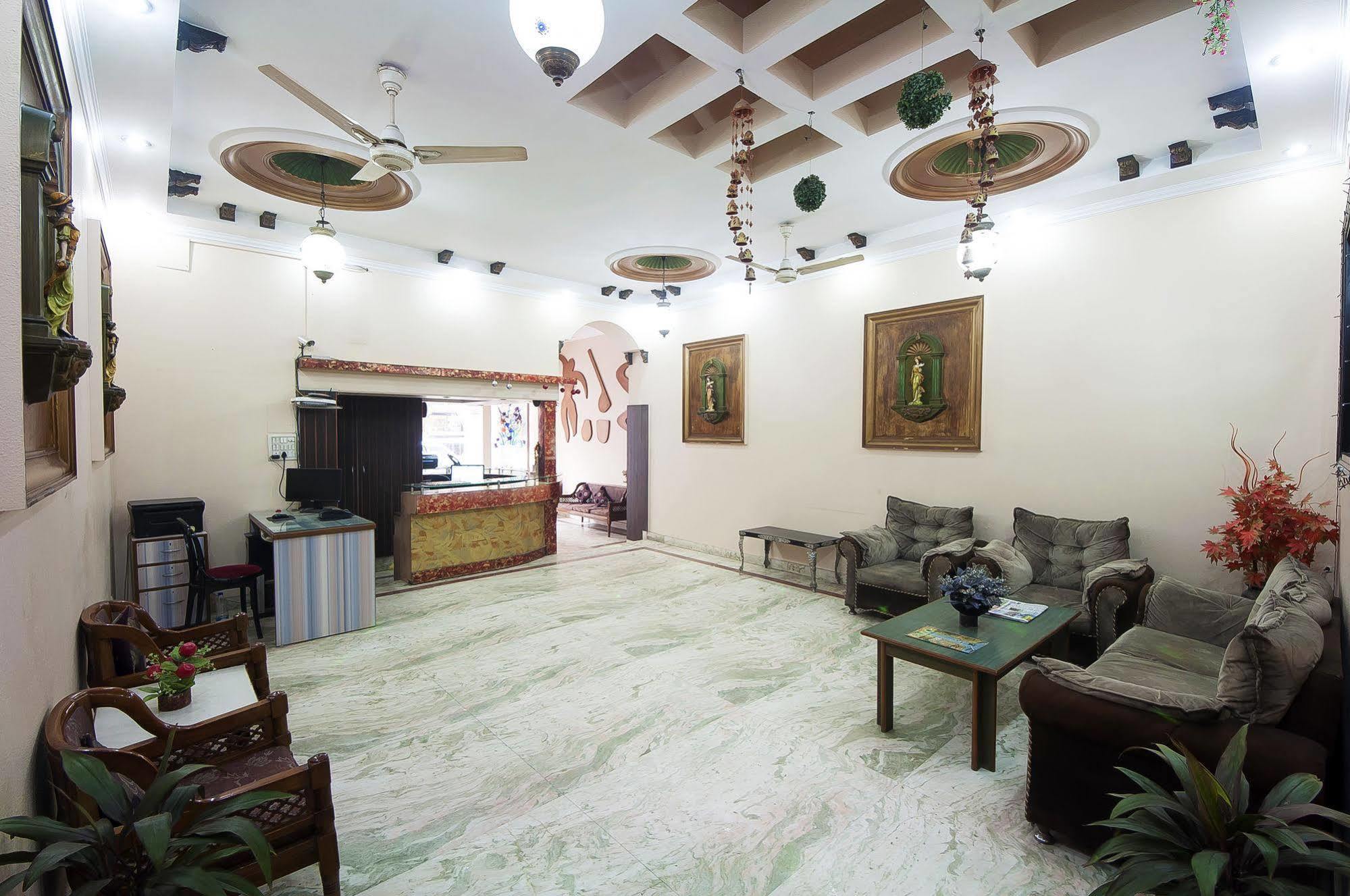 Oyo 3472 Rama Hotel New Delhi